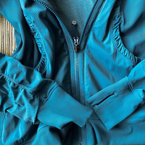 Lululemon Size 12 Dance Studio III Petrol Blue Jacket / Hoodie - Reversible - Picture 6 of 6
